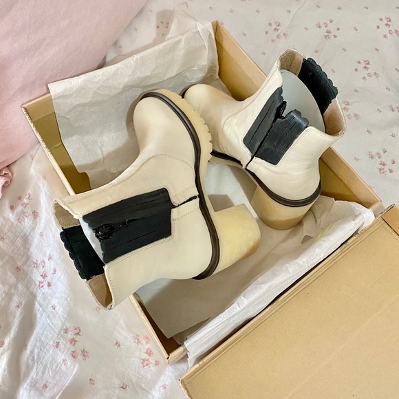 ⛔️SOLD⛔️Free People James Chelsea Boot - Picture 4 of 10